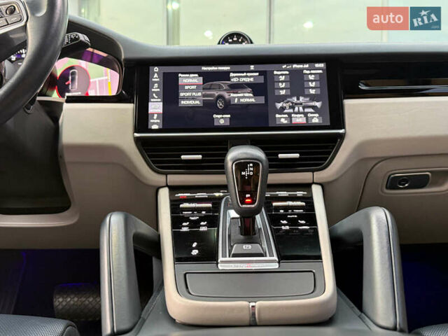 Сірий Порше Cayenne, об'ємом двигуна 3 л та пробігом 168 тис. км за 46467 $, фото 31 на Automoto.ua