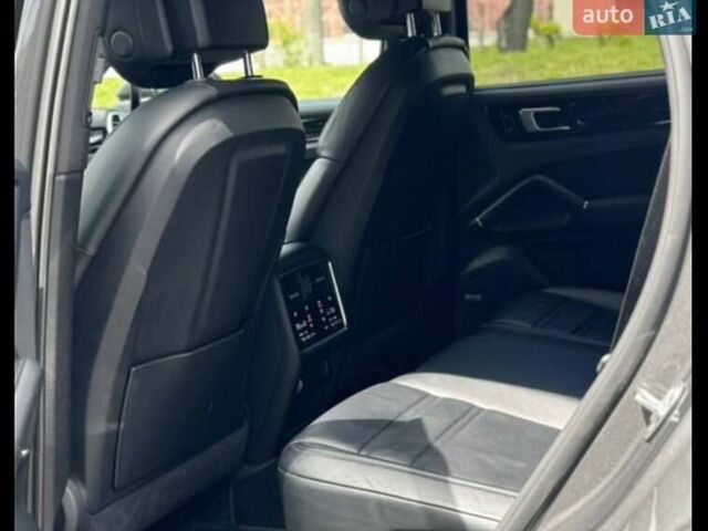 Серый Порше Каен, объемом двигателя 3 л и пробегом 33 тыс. км за 42000 $, фото 9 на Automoto.ua