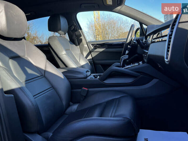 Серый Порше Каен, объемом двигателя 3 л и пробегом 83 тыс. км за 45999 $, фото 22 на Automoto.ua