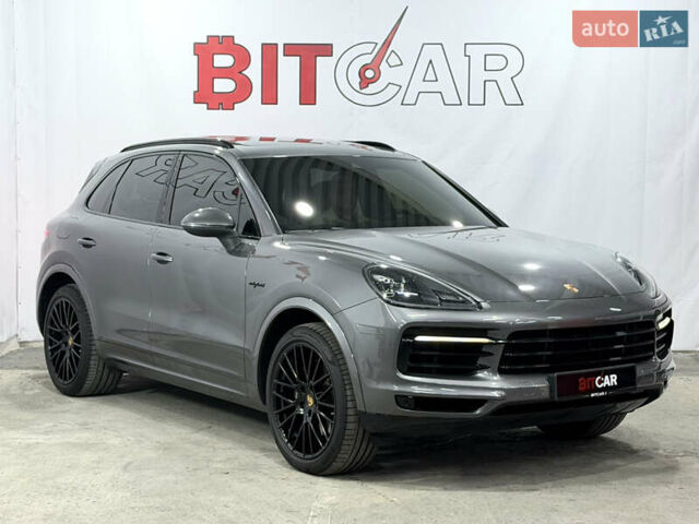 Сірий Порше Cayenne, об'ємом двигуна 3 л та пробігом 46 тис. км за 61800 $, фото 1 на Automoto.ua