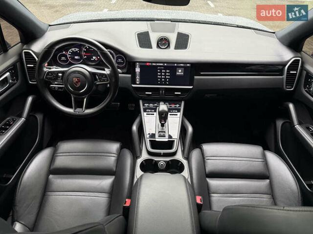 Серый Порше Каен, объемом двигателя 2.9 л и пробегом 32 тыс. км за 64000 $, фото 11 на Automoto.ua