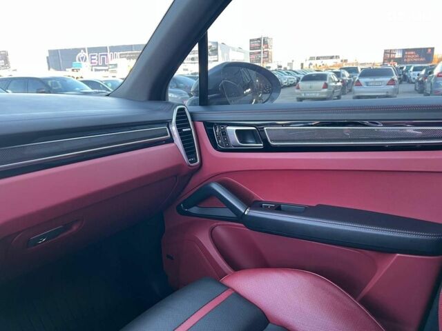 Серый Порше Каен, объемом двигателя 2.9 л и пробегом 88 тыс. км за 70990 $, фото 35 на Automoto.ua