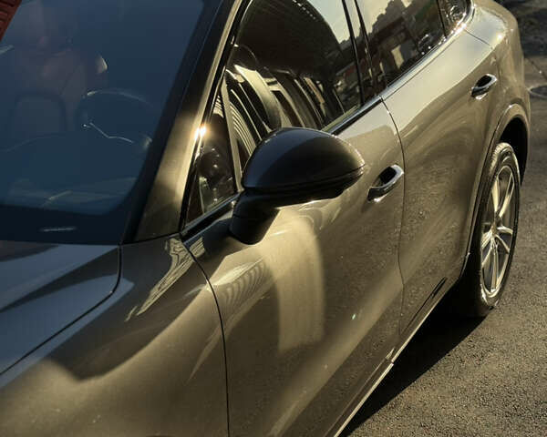 Серый Порше Каен, объемом двигателя 3 л и пробегом 75 тыс. км за 62000 $, фото 7 на Automoto.ua