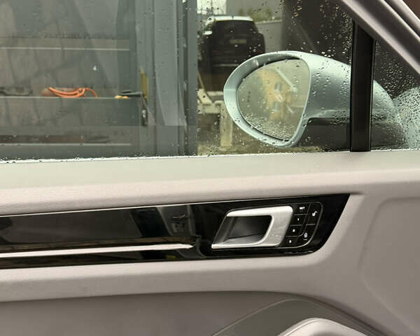 Серый Порше Каен, объемом двигателя 3 л и пробегом 137 тыс. км за 48500 $, фото 8 на Automoto.ua