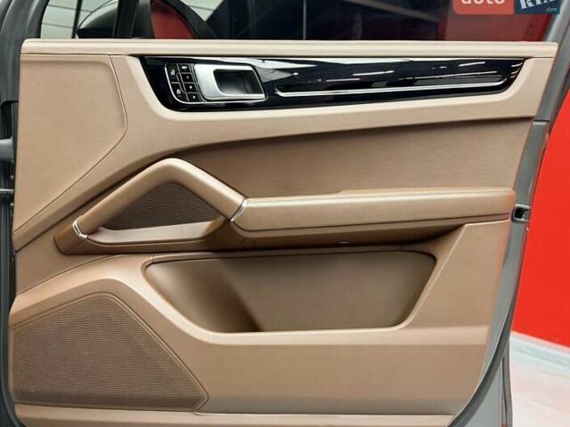 Сірий Порше Cayenne, об'ємом двигуна 3 л та пробігом 88 тис. км за 63900 $, фото 50 на Automoto.ua