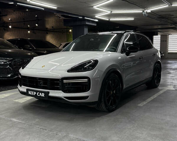 Сірий Порше Cayenne, об'ємом двигуна 4 л та пробігом 50 тис. км за 99000 $, фото 2 на Automoto.ua