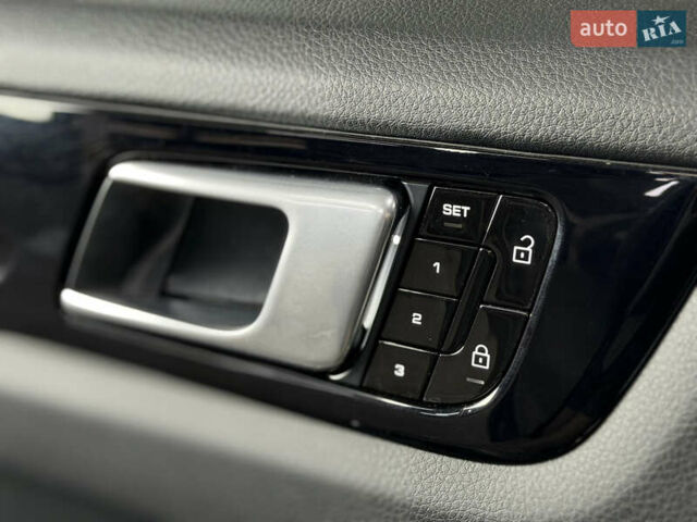 Сірий Порше Cayenne, об'ємом двигуна 3 л та пробігом 46 тис. км за 61800 $, фото 33 на Automoto.ua