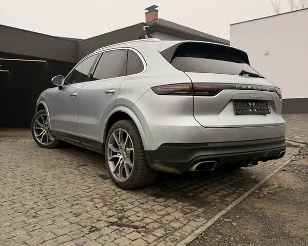 Серый Порше Каен, объемом двигателя 3 л и пробегом 137 тыс. км за 48500 $, фото 5 на Automoto.ua