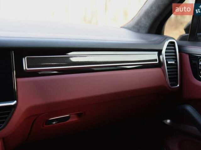 Сірий Порше Cayenne, об'ємом двигуна 4 л та пробігом 64 тис. км за 89000 $, фото 18 на Automoto.ua