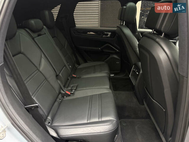 Серый Порше Каен, объемом двигателя 2.9 л и пробегом 32 тыс. км за 64000 $, фото 22 на Automoto.ua