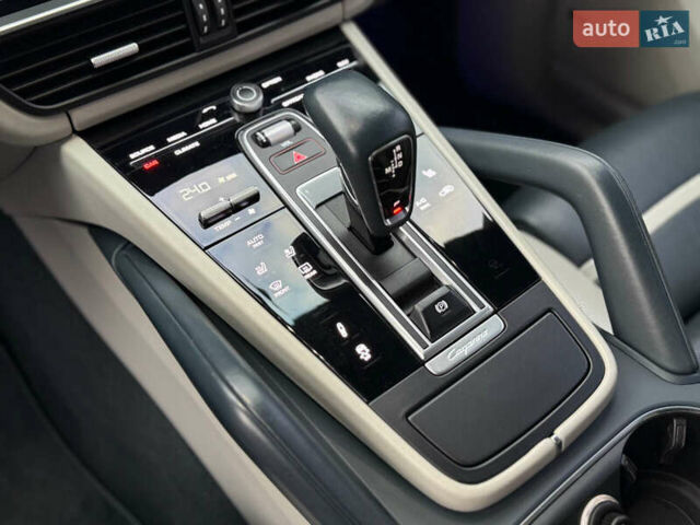 Сірий Порше Cayenne, об'ємом двигуна 3 л та пробігом 168 тис. км за 46467 $, фото 32 на Automoto.ua