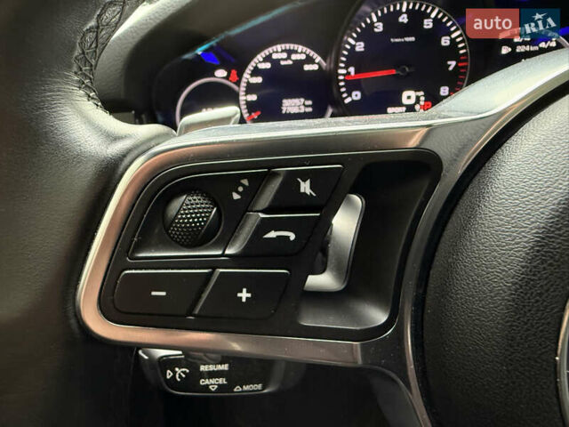 Серый Порше Каен, объемом двигателя 2.9 л и пробегом 32 тыс. км за 64000 $, фото 30 на Automoto.ua