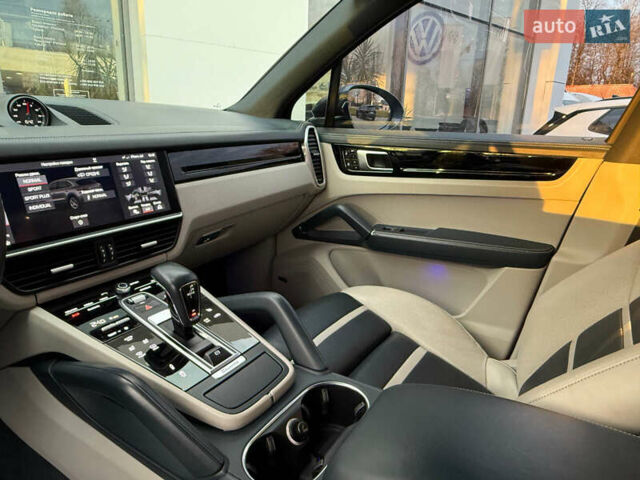 Сірий Порше Cayenne, об'ємом двигуна 3 л та пробігом 168 тис. км за 46467 $, фото 38 на Automoto.ua