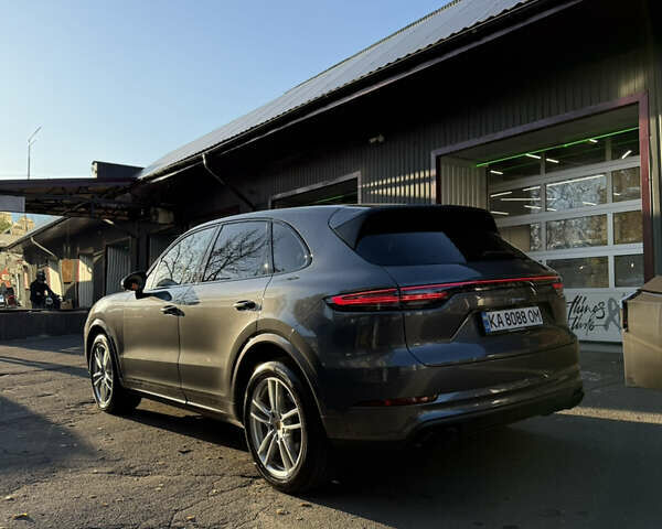 Серый Порше Каен, объемом двигателя 3 л и пробегом 75 тыс. км за 62000 $, фото 23 на Automoto.ua