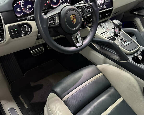 Сірий Порше Cayenne, об'ємом двигуна 4 л та пробігом 50 тис. км за 99000 $, фото 15 на Automoto.ua