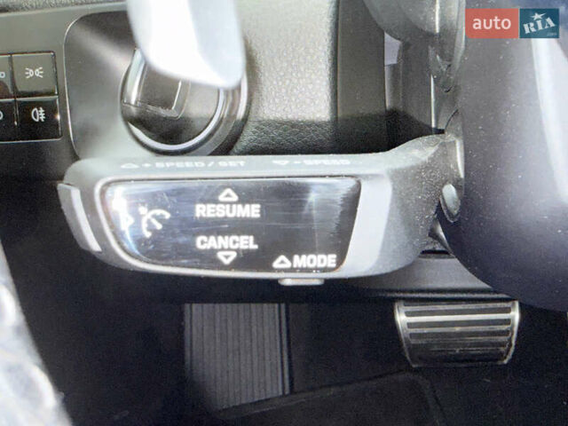 Серый Порше Каен, объемом двигателя 2.9 л и пробегом 32 тыс. км за 64000 $, фото 36 на Automoto.ua