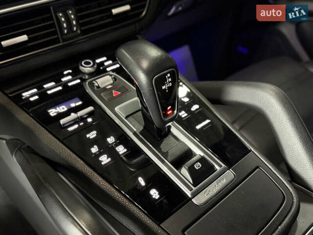 Сірий Порше Cayenne, об'ємом двигуна 3 л та пробігом 46 тис. км за 61800 $, фото 38 на Automoto.ua