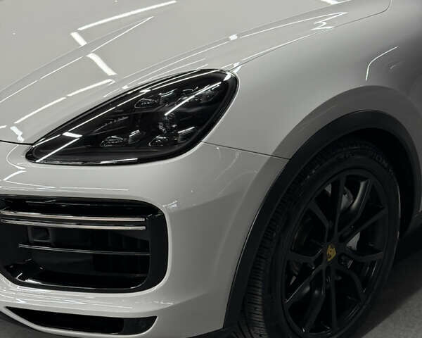 Сірий Порше Cayenne, об'ємом двигуна 4 л та пробігом 50 тис. км за 99000 $, фото 5 на Automoto.ua