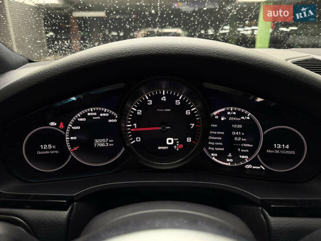 Серый Порше Каен, объемом двигателя 2.9 л и пробегом 32 тыс. км за 64000 $, фото 32 на Automoto.ua