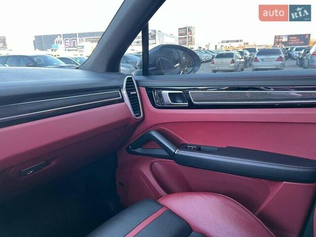 Серый Порше Каен, объемом двигателя 2.9 л и пробегом 88 тыс. км за 70990 $, фото 35 на Automoto.ua