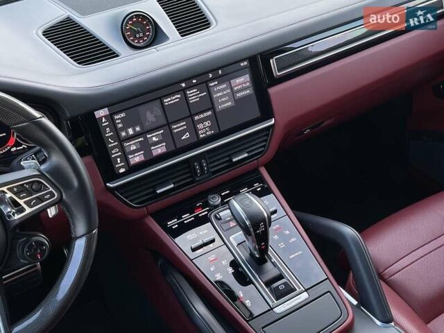 Сірий Порше Cayenne, об'ємом двигуна 4 л та пробігом 76 тис. км за 155 $, фото 20 на Automoto.ua