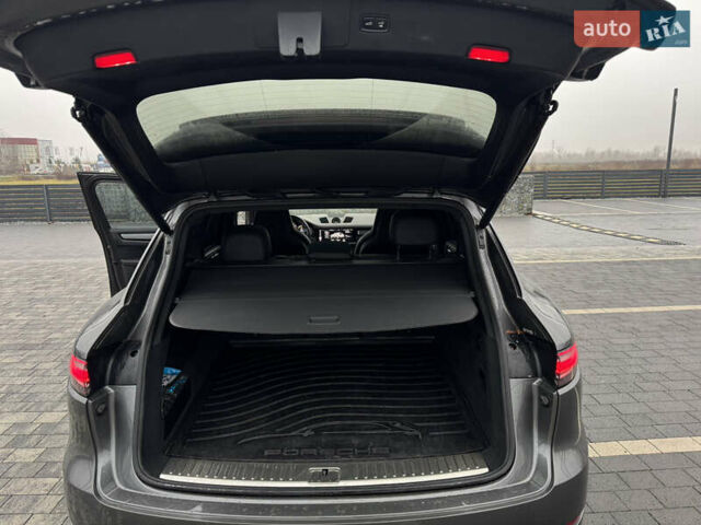 Серый Порше Каен, объемом двигателя 4 л и пробегом 74 тыс. км за 69900 $, фото 23 на Automoto.ua