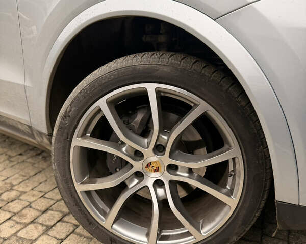 Серый Порше Каен, объемом двигателя 3 л и пробегом 137 тыс. км за 48500 $, фото 3 на Automoto.ua