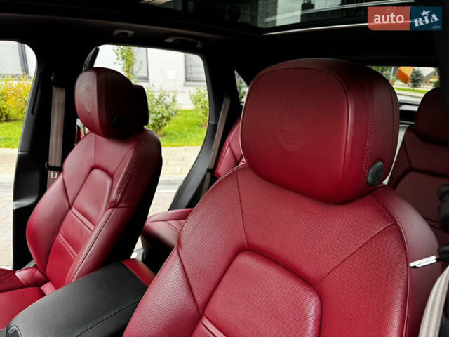 Серый Порше Каен, объемом двигателя 3 л и пробегом 86 тыс. км за 54500 $, фото 19 на Automoto.ua