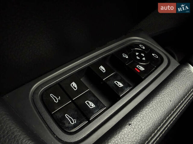 Серый Порше Каен, объемом двигателя 2.9 л и пробегом 32 тыс. км за 64000 $, фото 28 на Automoto.ua