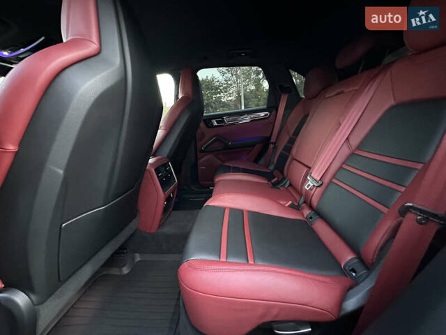 Серый Порше Каен, объемом двигателя 2.89 л и пробегом 86 тыс. км за 77000 $, фото 29 на Automoto.ua