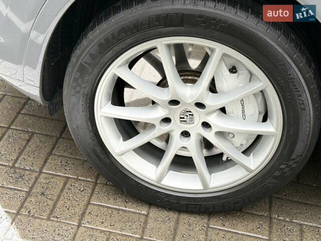 Серый Порше Каен, объемом двигателя 2.9 л и пробегом 32 тыс. км за 64000 $, фото 45 на Automoto.ua