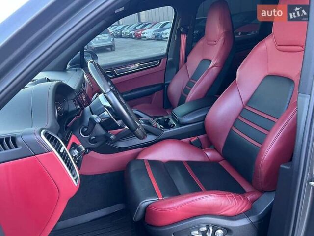 Серый Порше Каен, объемом двигателя 2.9 л и пробегом 88 тыс. км за 70990 $, фото 19 на Automoto.ua