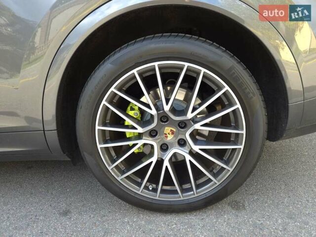 Серый Порше Каен, объемом двигателя 3 л и пробегом 115 тыс. км за 85000 $, фото 13 на Automoto.ua