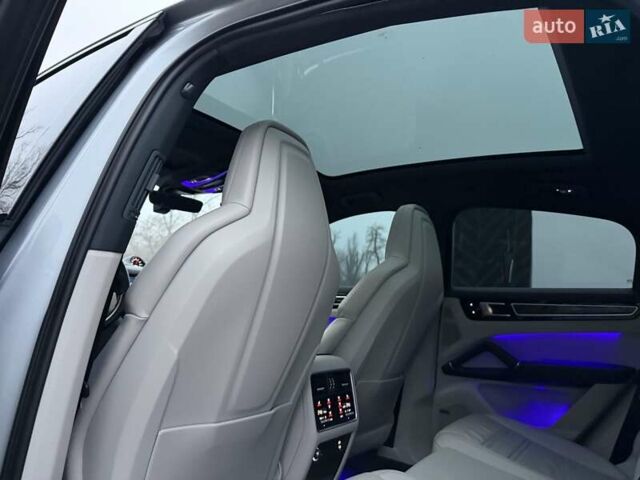 Сірий Порше Cayenne, об'ємом двигуна 2.89 л та пробігом 90 тис. км за 83500 $, фото 44 на Automoto.ua