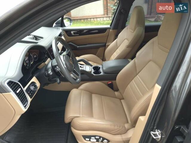 Серый Порше Каен, объемом двигателя 3 л и пробегом 115 тыс. км за 85000 $, фото 15 на Automoto.ua