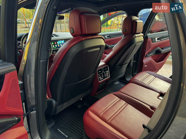 Сірий Порше Cayenne, об'ємом двигуна 3 л та пробігом 86 тис. км за 55700 $, фото 23 на Automoto.ua