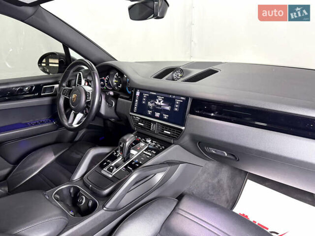 Сірий Порше Cayenne, об'ємом двигуна 3 л та пробігом 46 тис. км за 61800 $, фото 48 на Automoto.ua