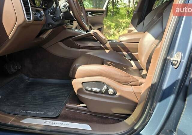 Серый Порше Каен, объемом двигателя 3 л и пробегом 101 тыс. км за 55000 $, фото 15 на Automoto.ua