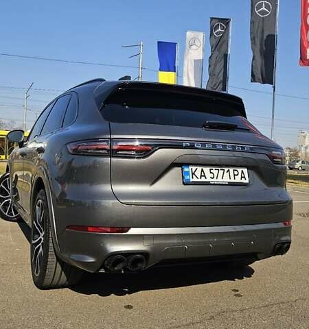 Сірий Порше Cayenne, об'ємом двигуна 4 л та пробігом 64 тис. км за 89000 $, фото 46 на Automoto.ua