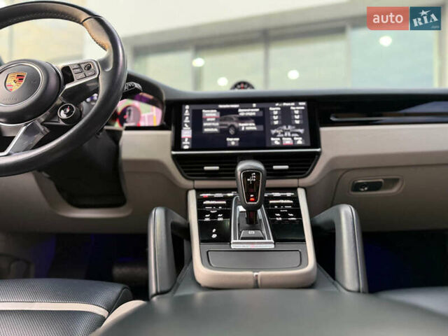 Сірий Порше Cayenne, об'ємом двигуна 3 л та пробігом 168 тис. км за 46467 $, фото 27 на Automoto.ua