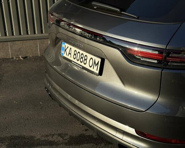 Серый Порше Каен, объемом двигателя 3 л и пробегом 75 тыс. км за 62000 $, фото 5 на Automoto.ua