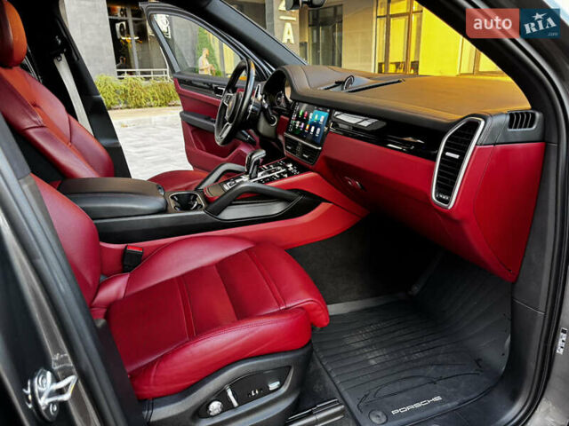 Сірий Порше Cayenne, об'ємом двигуна 3 л та пробігом 86 тис. км за 55700 $, фото 30 на Automoto.ua