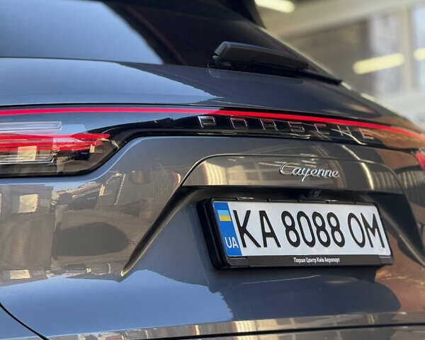 Серый Порше Каен, объемом двигателя 3 л и пробегом 75 тыс. км за 62000 $, фото 26 на Automoto.ua