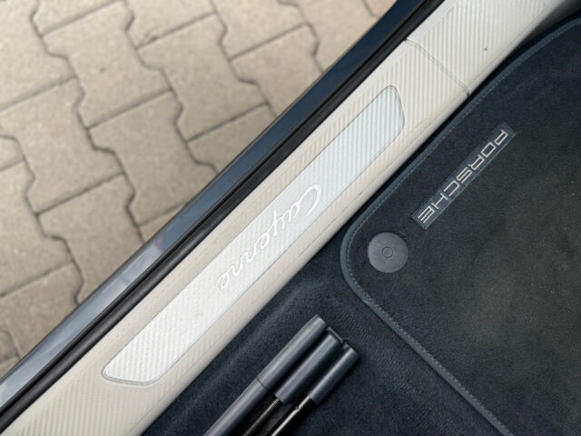 Серый Порше Каен, объемом двигателя 3 л и пробегом 169 тыс. км за 47000 $, фото 27 на Automoto.ua