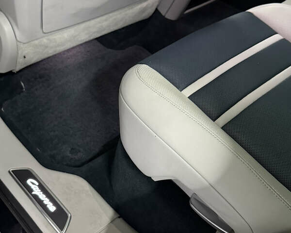 Сірий Порше Cayenne, об'ємом двигуна 4 л та пробігом 50 тис. км за 99000 $, фото 20 на Automoto.ua