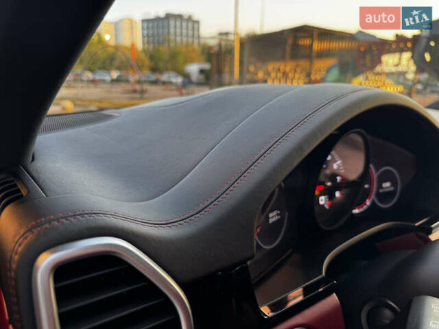 Сірий Порше Cayenne, об'ємом двигуна 3 л та пробігом 86 тис. км за 55700 $, фото 16 на Automoto.ua