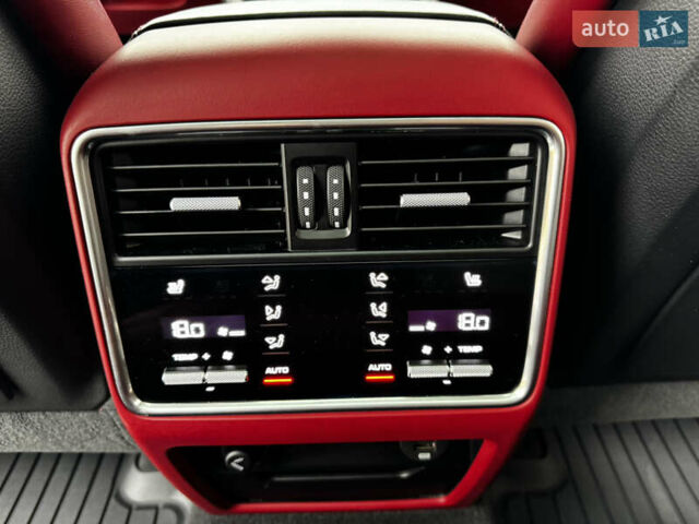 Серый Порше Каен, объемом двигателя 3 л и пробегом 86 тыс. км за 54500 $, фото 42 на Automoto.ua