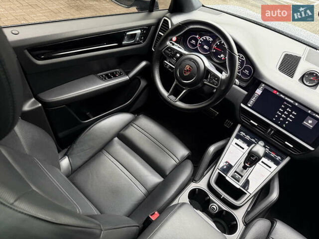Серый Порше Каен, объемом двигателя 2.9 л и пробегом 32 тыс. км за 64000 $, фото 18 на Automoto.ua