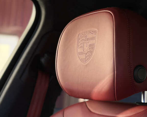 Серый Порше Каен, объемом двигателя 3 л и пробегом 75 тыс. км за 62000 $, фото 6 на Automoto.ua