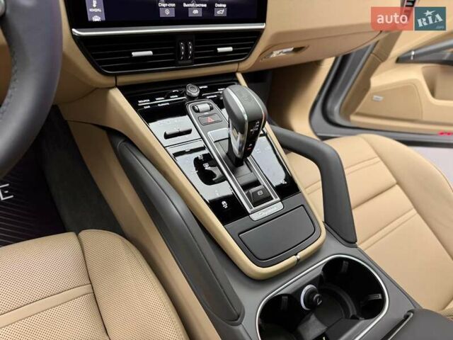 Сірий Порше Cayenne, об'ємом двигуна 4 л та пробігом 57 тис. км за 95900 $, фото 34 на Automoto.ua